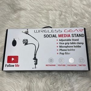 Social media stand